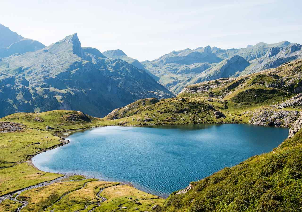 Por qué los lagos de los Pirineos y de los Alpes están cambiando de color