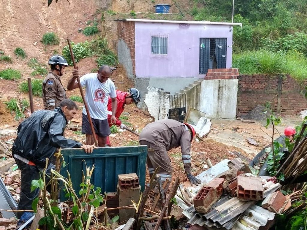 Chuvas Causam Mortes E Impactos Na Grande Recife