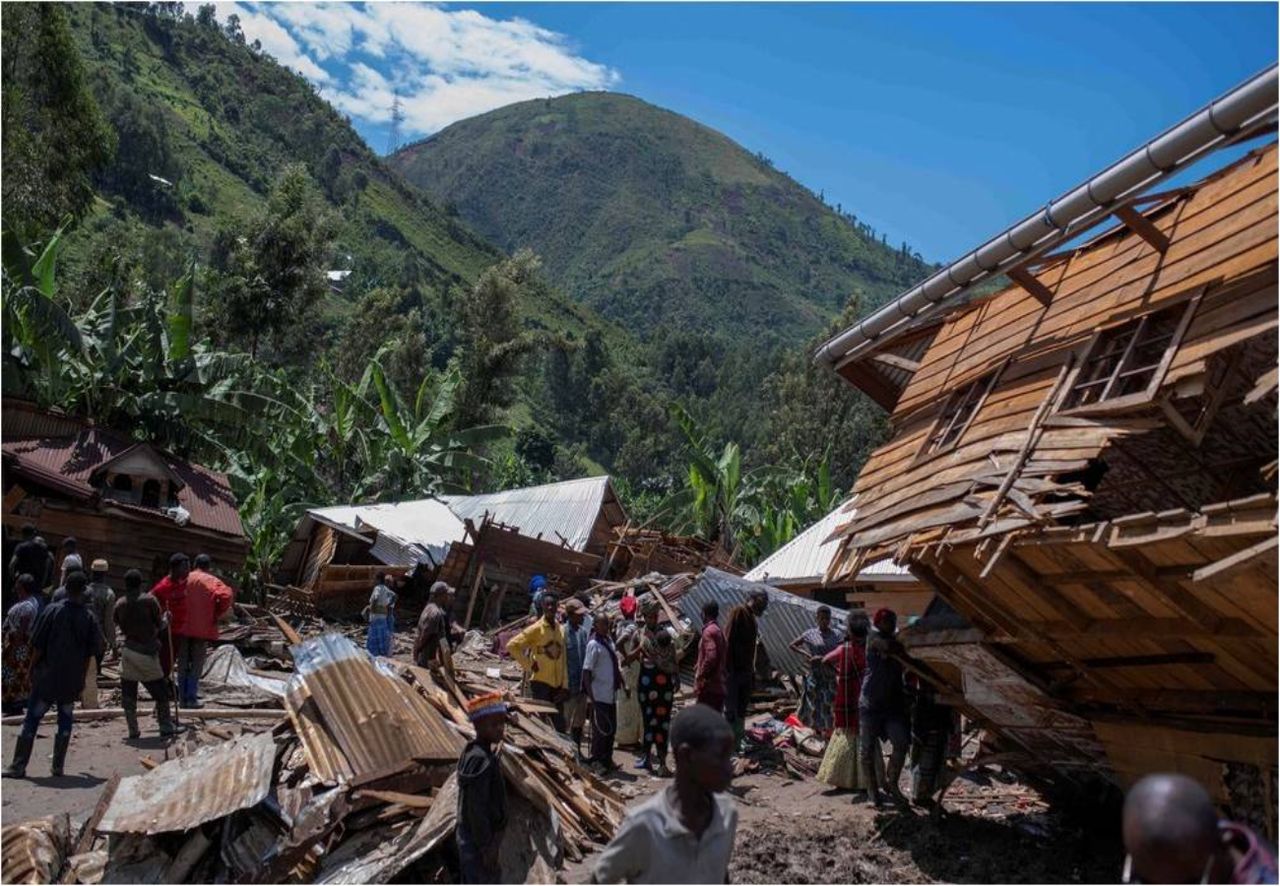 Inundaciones catastróficas más de 5000 desaparecidos y 400 muertos en