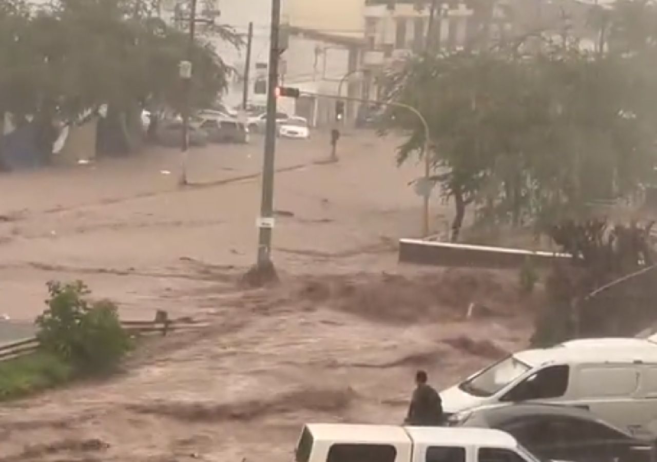 Impresionantes Inundaciones Bajo El Agua Puerto Vallarta Tras El Paso