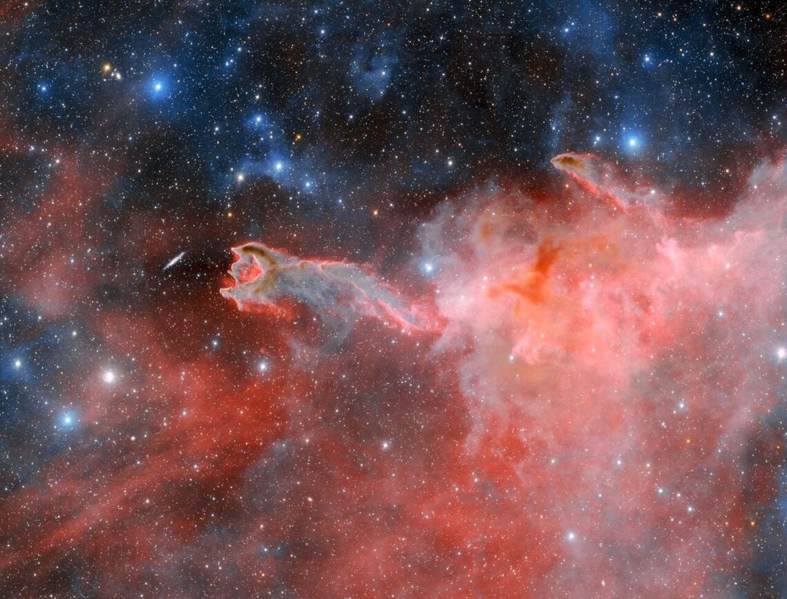 Los Astr Nomos Observan La Mano De Dios Emergiendo Desde Una Nebulosa