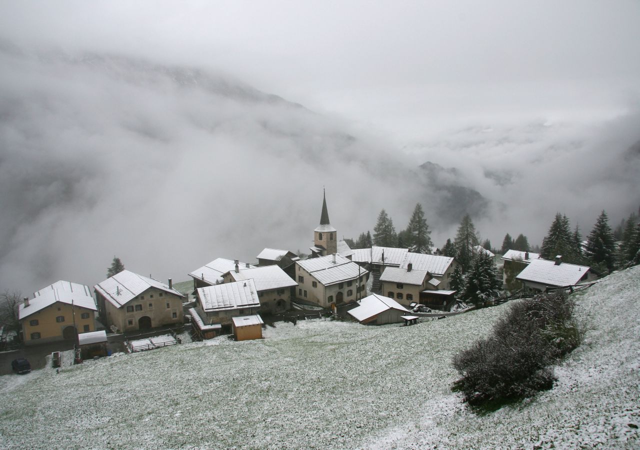 D Rre Sommer Geht In Sintflut Sommer Ber Regenmassen Fallen Vom Himmel