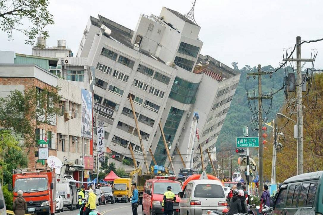 Taiwan intenso terremoto de 6 9 provoca destruição e alerta de tsunami