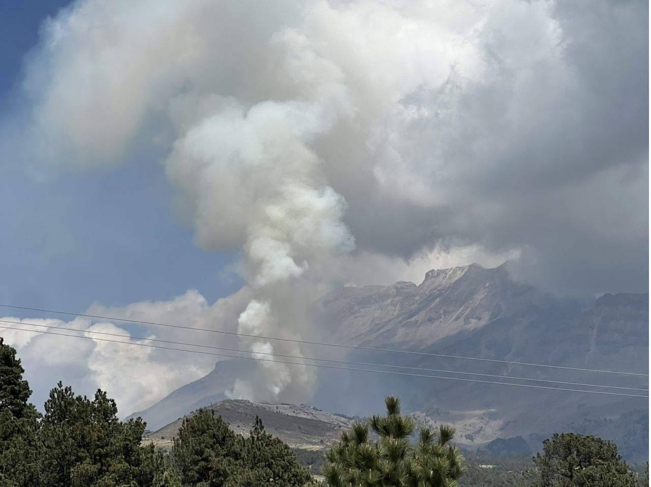 Voraces Incendios Forestales Se Extienden En Diversas Zonas Del