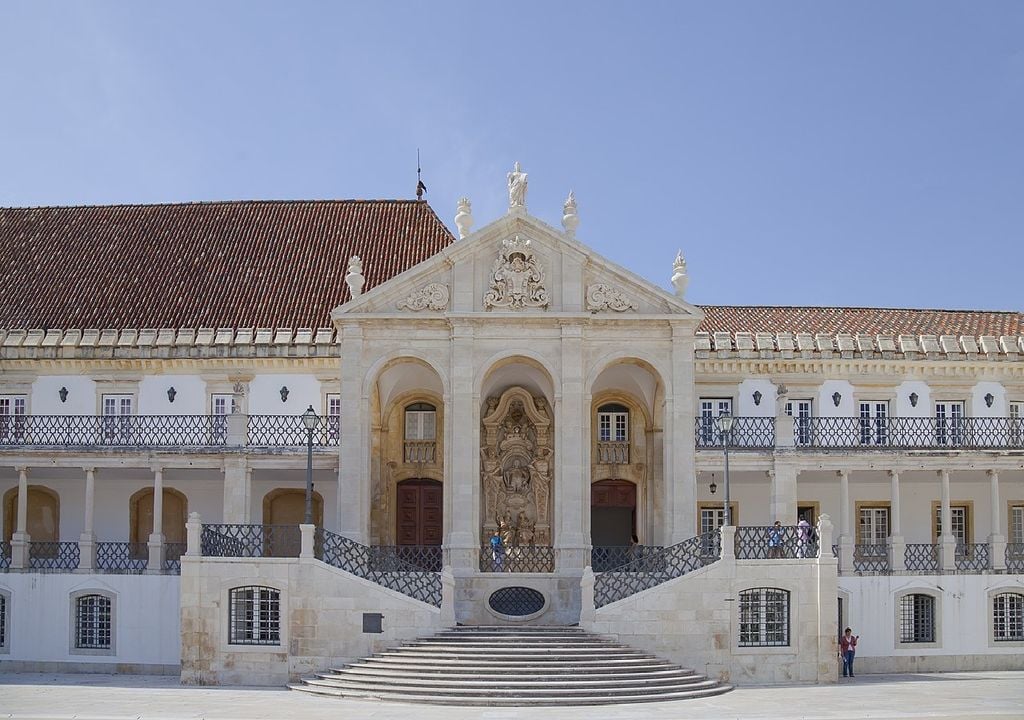 Universidade de Coimbra Universidade de Coimbra
