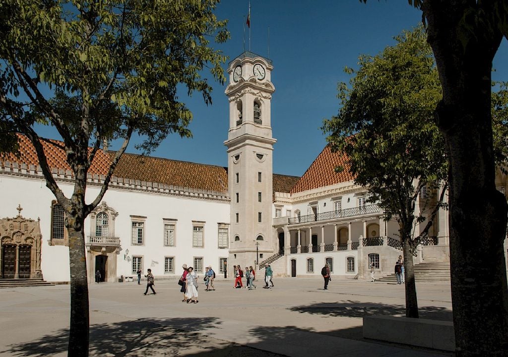 Universidade de Coimbra Universidade de Coimbra
