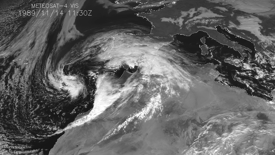 Figura 1.- Imagen del Meteosat-4 en su canal visible que muestra la configuración nubosa en torno a la profunda borrasca causante de inundaciones catastróficas en Málaga el 14 de noviembre de 1989.