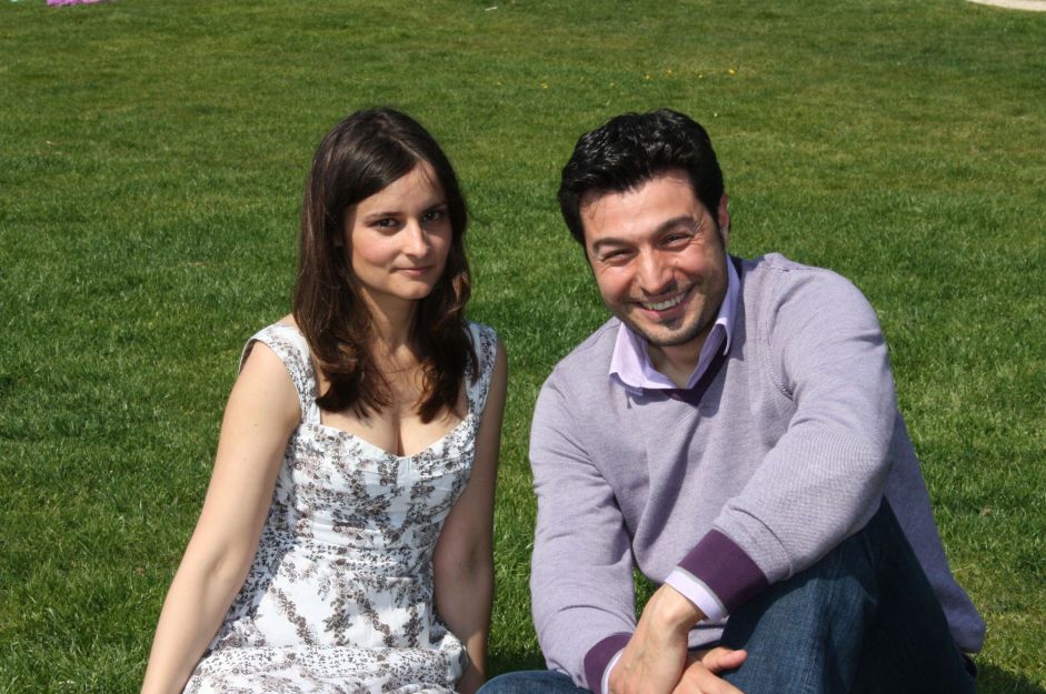 Entrevista Del Mes: 4 Gotas (Www.4Gotas.com) Figura 1.- Beatriz Hervella y Carlos F. Balseiro