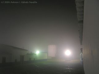 El mar de nubes invade el albaicín
