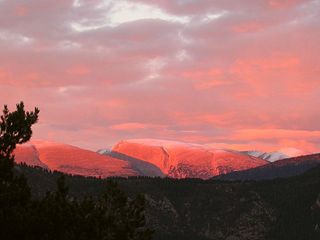 La nieve ¿blanca o negra, rosa o roja,..?