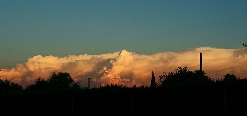 Convección al atardecer de Luis Márquez Nogales