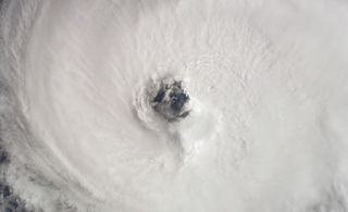 Huracanes desde el espacio
