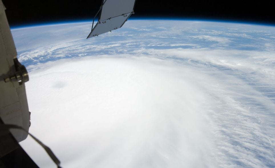 El huracán Ike seguía siendo una tormenta de categoría 4 en la mañana del 4 de septiembre de 2008 El huracán Ike seguía siendo una tormenta de categoría 4 en la mañana del 4 de septiembre de 2008