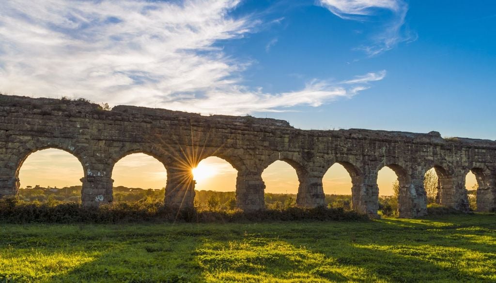 Il tramonto al Parco degli Acquedotti di Roma