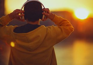 Premi play: queste sono le 10 canzoni che provocano più felicità secondo le neuroscienze