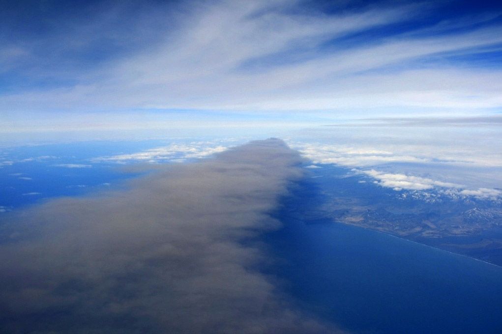 Imagen del penacho del volcán de Eyjafjallajoekull Una imagen del penacho del volcán de Eyjafjallajoekull tomado de un jet bimotor Falcon 20E, operado por el Centro Aeroespacial Alemán (DLR). Créditos: DLR