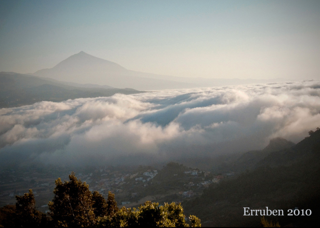 Mar de nubes desde Las Mercedes 8ª Posición (C): Mar de nubes desde Las Mercedes de Rubén del Campo Hernández, Erruben