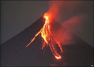 Raro anillo volcánico de humo