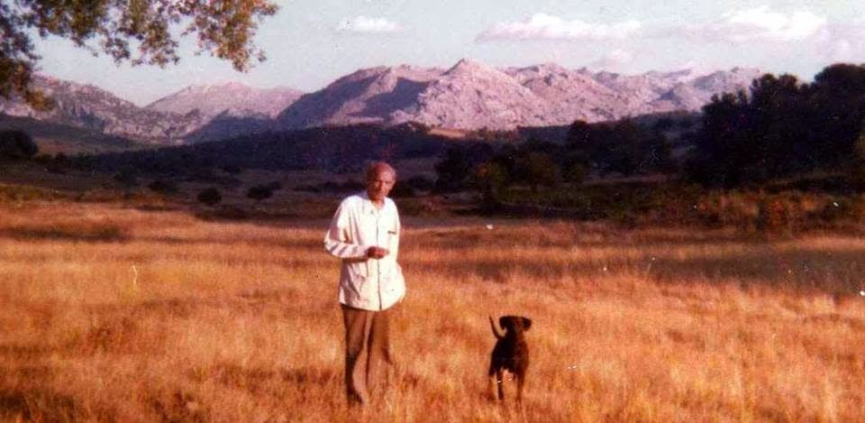 El los últimos años de su vida paseando con su inseparable “Sultán”