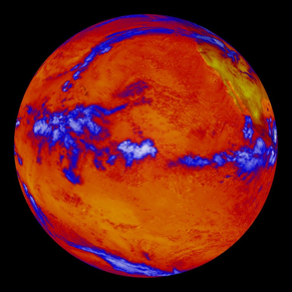 Mientras que la parte superior de los océanos del mundo continúa absorbiendo calor debido al calentamiento global, las profundidades oceánicas no se han calentado considerablemente en la última década. Esta imagen muestra el calor que se irradia desde el Océano Pacífico tal como la captó el instrumento llamado Sistema de Energía Radiante de la Tierra y de las Nubes (Clouds and the Earth's Radiant Energy System, en idioma inglés), de la NASA, ubicado en el satélite Terra. (Las regiones en color azul indican una gruesa cubierta de nubes.) Crédito de la imagen: NASA.
