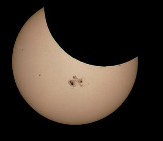 Manchas solares y eclipse solar 