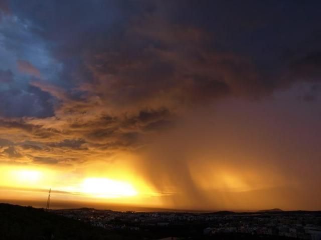 Foto 1: Imagen de cortinas a contraluz sacadas también al este de Gran Canaria por el forero Paustorm.
