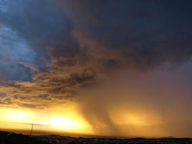 Foto 2: Imagen de cortinas a contraluz sacadas también al este de Gran Canaria por el forero Paustorm.