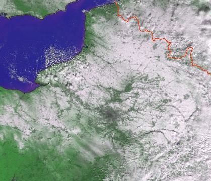 Ídem que el caso anterior pero para Francia y Paris respectivamente. Nótese el efecto urbano de Paris, en el centro sur de la figura inferior, así como de los ríos.