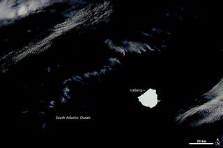 Iceberg en el Atlántico Sur a la deriva
