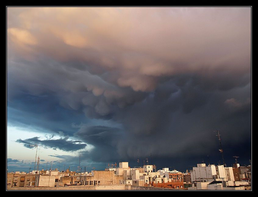 1ª Posición: Mammatus de febrero de Maite Mojica García, Maite