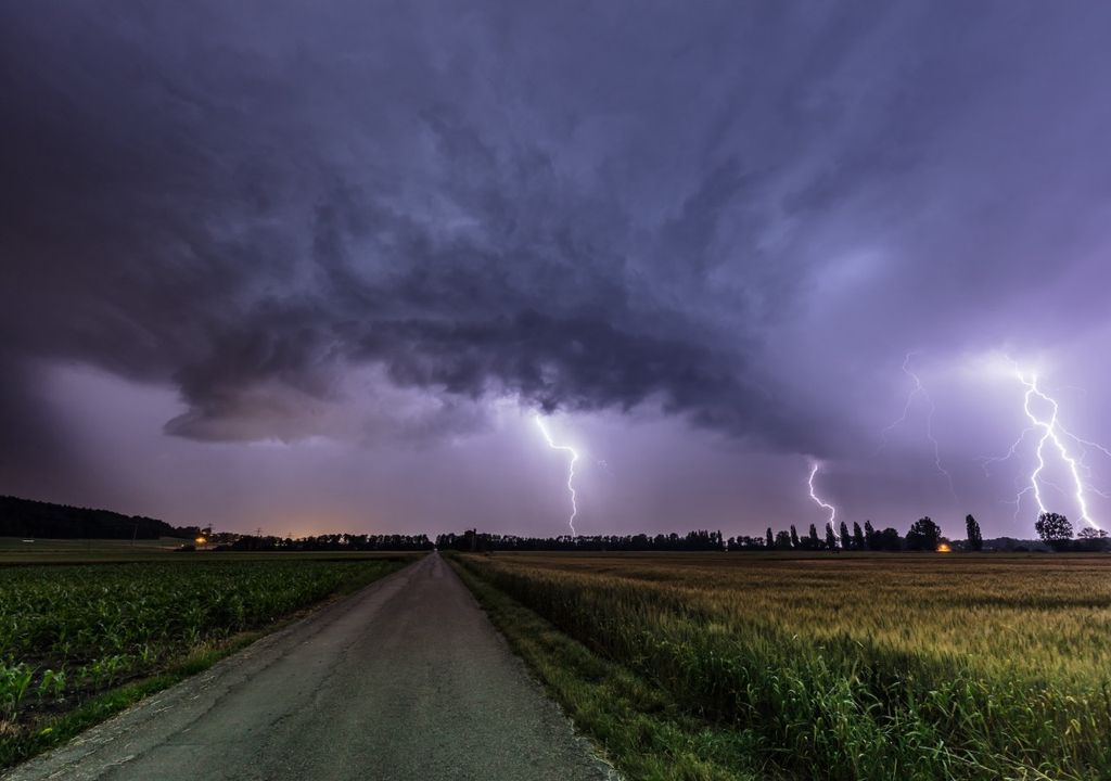 Una dana inestabilizará el tiempo mañana en Galicia, con previsión de fuertes tormentas y chubascos.