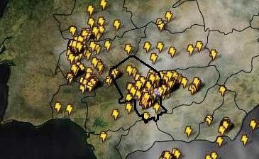 Figura 4. Mapa de ubicaciones de rayos alrededor de la hora de intensidad máxima de las tormentas. Las fronteras de la provincia de Córdoba se delinean con líneas gruesas. Fuente: eltiempo.es.
