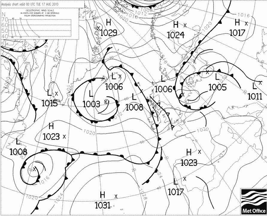 Figura 6. Análisis de superficie de isobaras y frentes, 0000 UTC el 17 de agosto de 2010, con símbolos convencionales. Fuente: Met Office del Reino Unido.