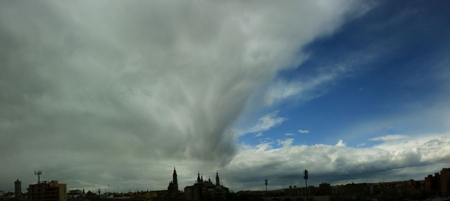 6ª Posición: Tormenta en Zaragoza de Juan Carlos Sancho Soro, Juancakix