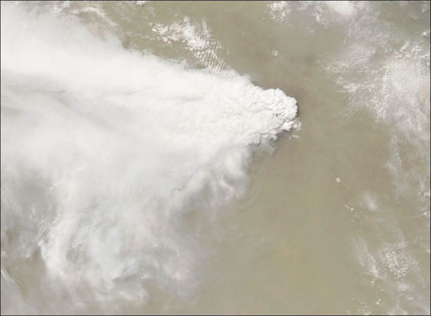 Imagen MODIS-AQUA del 14 de junio de 2011 al mediodía. Imagen MODIS-AQUA del 14 de junio de 2011 al mediodía.
