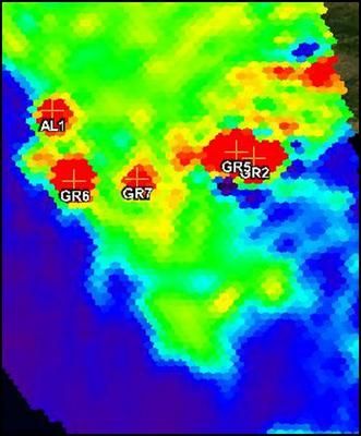 HI-RES HI-RES Por ejemplo, la cantidad de interferencias de radiofrecuencia que estaba contaminando los datos del SMOS en Grecia se ha reducido significativamente. Esta imagen muestra las ‘temperaturas de brillo’ observadas recientemente por el SMOS, que se pueden comparar con la siguiente imagen, que muestra la situación de hace un año. La diferencia está gracias a los esfuerzos que se han hecho para apagar las señales no deseadas provenientes de fuentes tales como emisiones de radio y televisión, radares y sistemas inalámbricos de cámaras de vigilancia. Créditos: ESA