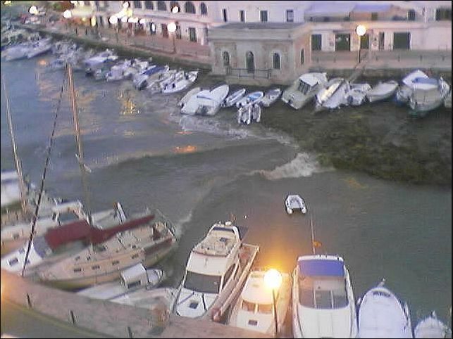 Figura 2. Rissaga en el puerto de Ciudadela.