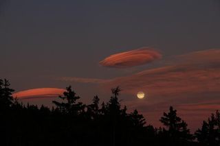 Luna llena y lenticulares 