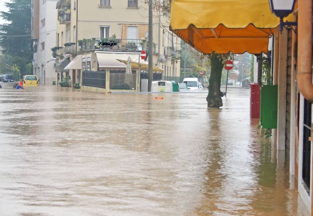 A Região Sudeste do Brasil está em alerta para chuvas intensas e volumosas, de até 190 mm até o próximo fim de semana, o que aumenta significativamente o potencial para transtornos.
