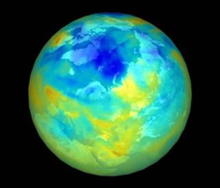 El viento solar golpeó la capa de ozono ártica en el 2004