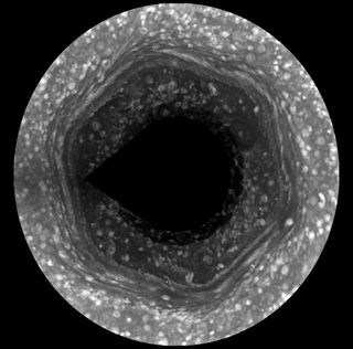 La corriente en chorro hexagonal del Saturno