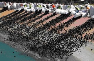 Millones de bolas de "sombras" para evitar la evaporación