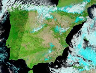 Las zonas nevadas durante la ola de frío polar entre el 1-3 feb. 2012 vistas por satélite