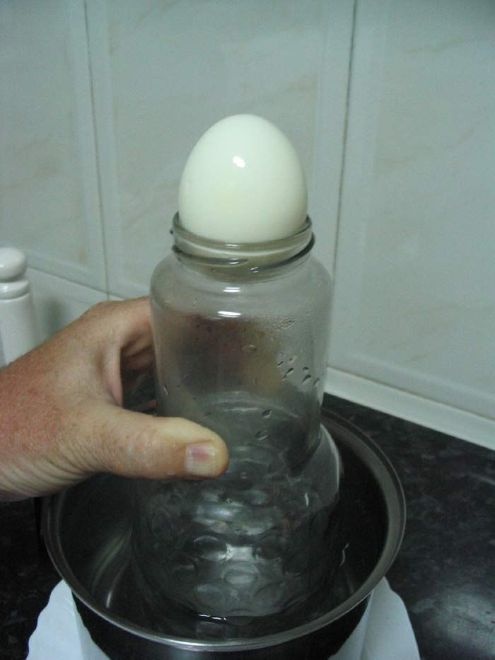 Se puede calentar la botella de agua de vidrio en el horno de