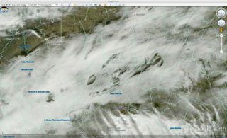 Nubes agujeros y antiestelas (distrails) de aviones sobre Georgia y Carolina del Sur 