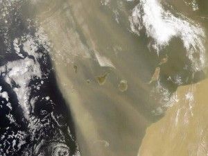 "El extremo de la crisis: Tormentas de Polvo y Arena"