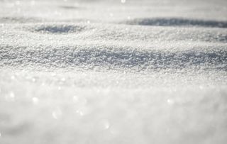 El gobierno de Esperanza Aguirre destina 120.000 euros a "estimular nubes" para fabricar nieve