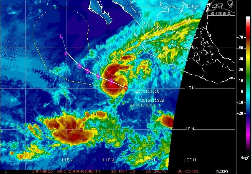 Imagen IR realzada del 20 de noviembre de 2015 a las 06:30 UTC y trayectoria prevista de Rick