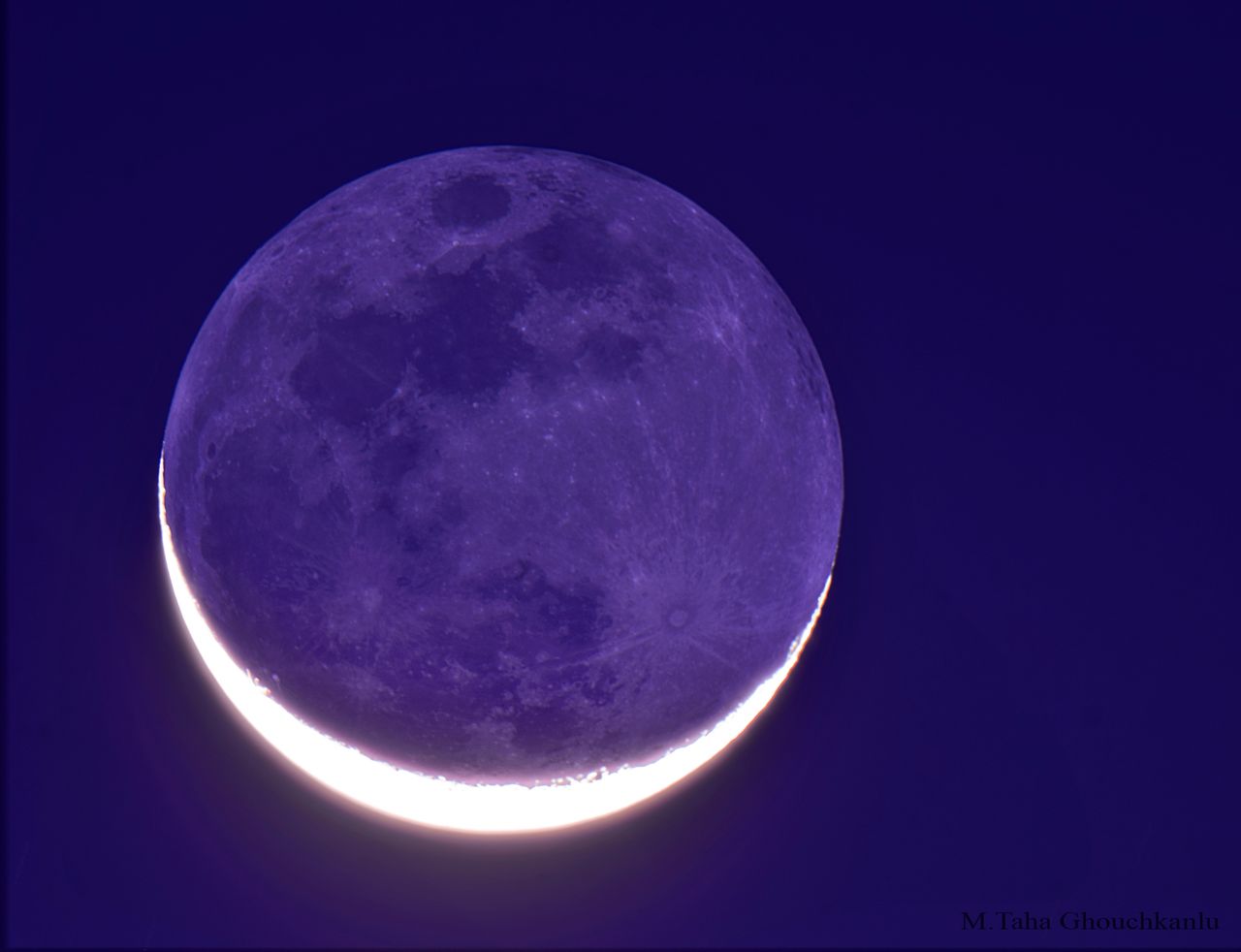 La Luna Nueva en los brazos de la Luna Vieja