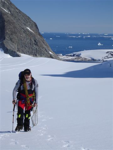 Sebastián Álvaro durante una ascensión al monte Scott, en la Antártida, en el año 2006 Sebastián Álvaro durante una ascensión al monte Scott, en la Antártida, en el año 2006.